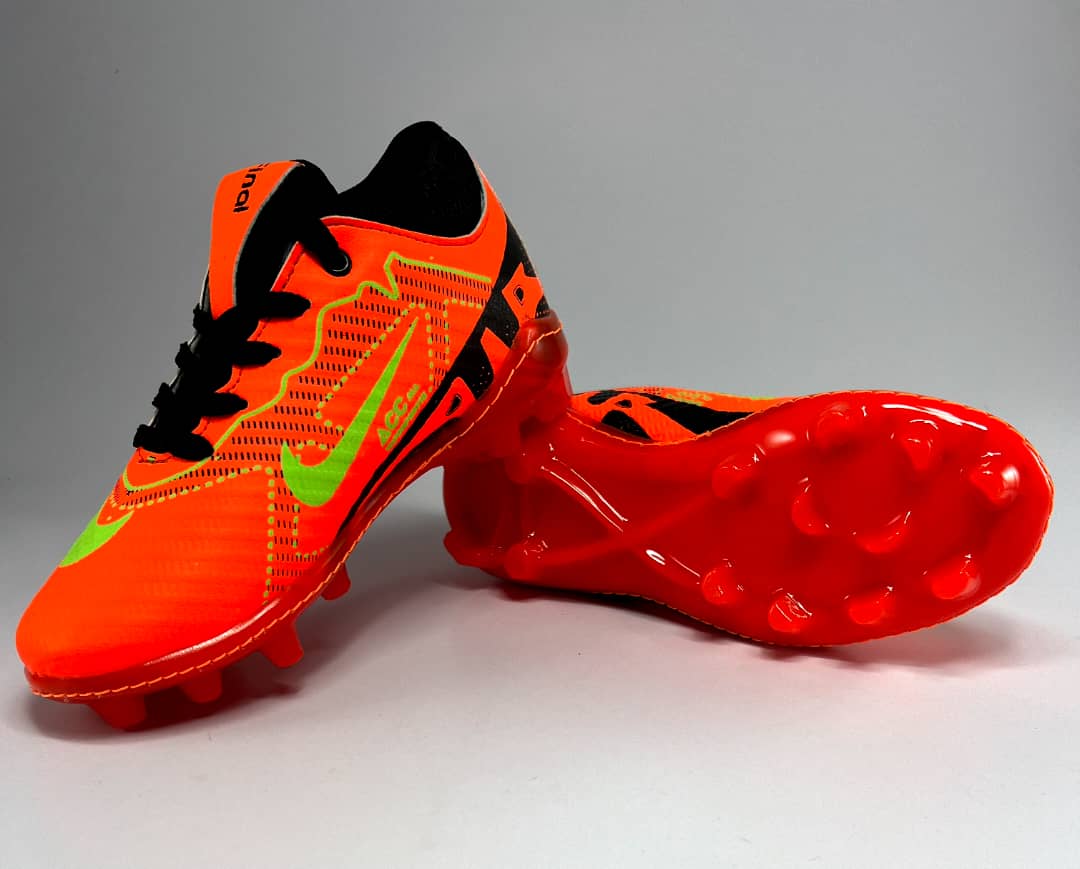 نایک ایر فوتبال میانه و بچه گانه